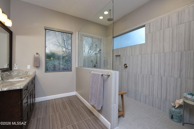 917 W Enclave Canyon Court, Oro Valley, AZ 85755