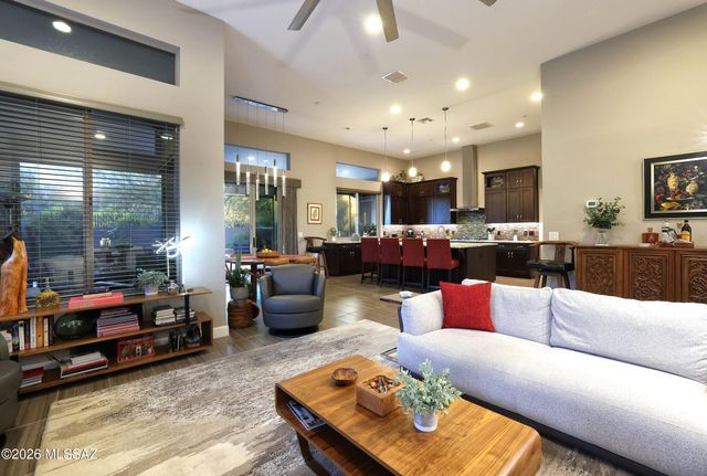 917 W Enclave Canyon Court, Oro Valley, AZ 85755