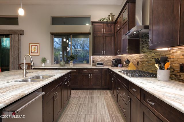 917 W Enclave Canyon Court, Oro Valley, AZ 85755