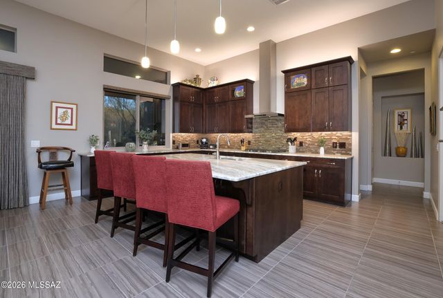 917 W Enclave Canyon Court, Oro Valley, AZ 85755