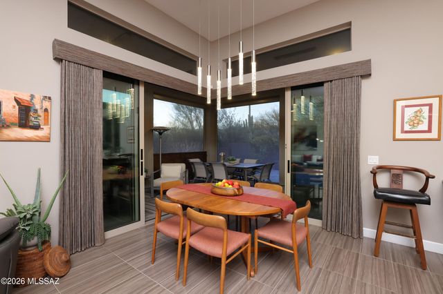 917 W Enclave Canyon Court, Oro Valley, AZ 85755