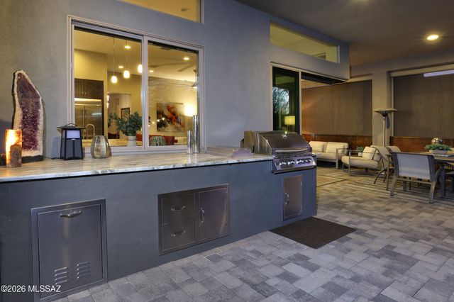 917 W Enclave Canyon Court, Oro Valley, AZ 85755