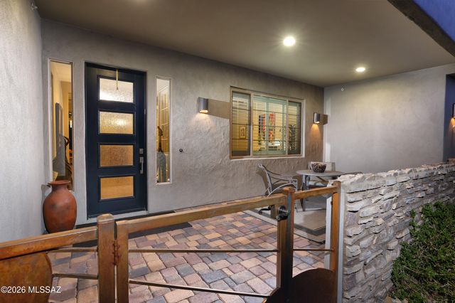 917 W Enclave Canyon Court, Oro Valley, AZ 85755