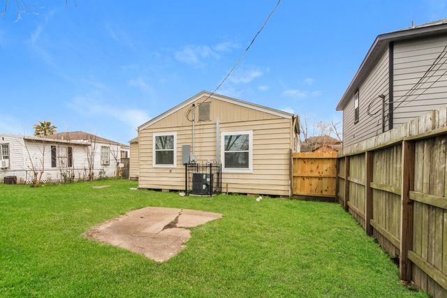 616 Center Street, Pasadena, TX 77506
