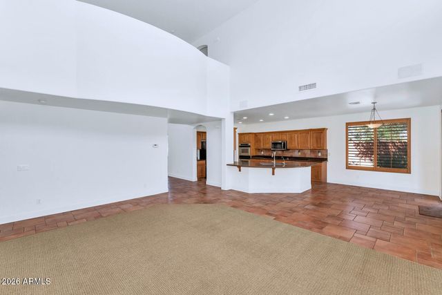 5902 W GAMBIT Trail, Phoenix, AZ 85083