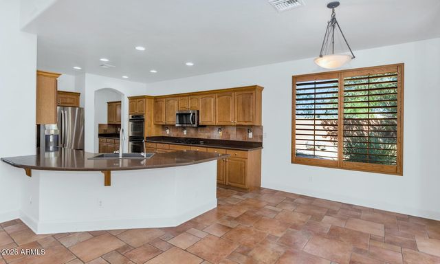 5902 W GAMBIT Trail, Phoenix, AZ 85083