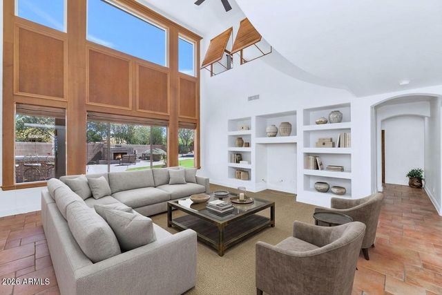 5902 W GAMBIT Trail, Phoenix, AZ 85083