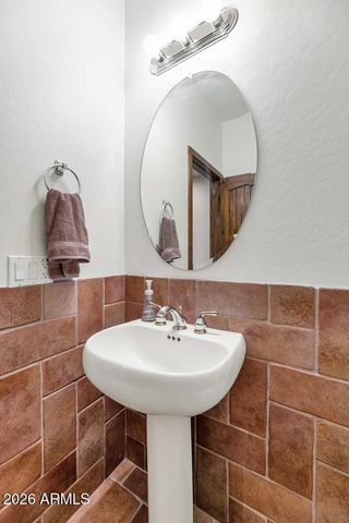 5902 W GAMBIT Trail, Phoenix, AZ 85083