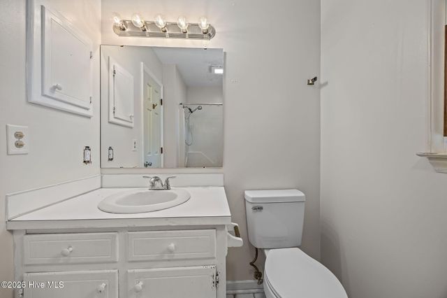 1502 Hollybriar Lane, Greenville, NC 27858