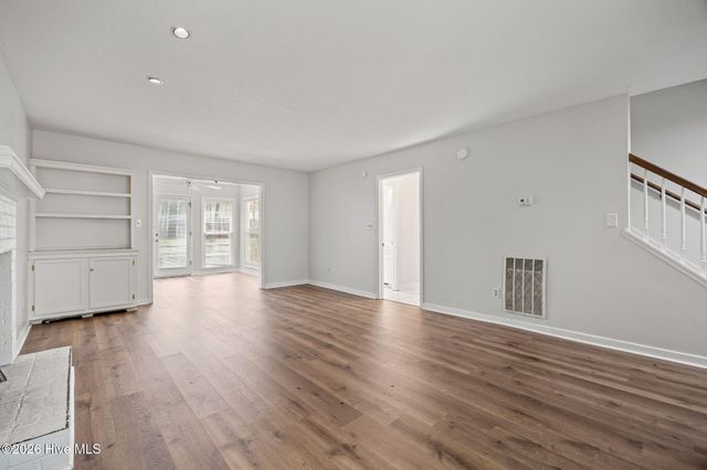 1502 Hollybriar Lane, Greenville, NC 27858