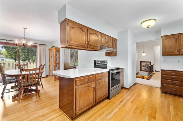 2728 E Deblene Lane, Eau Claire, WI 54703