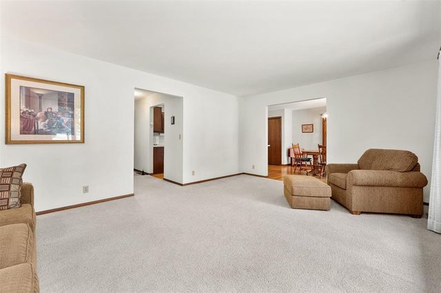 2728 E Deblene Lane, Eau Claire, WI 54703