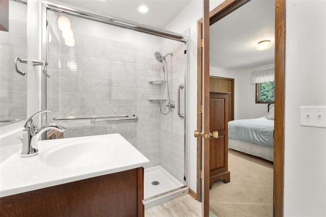 2728 E Deblene Lane, Eau Claire, WI 54703