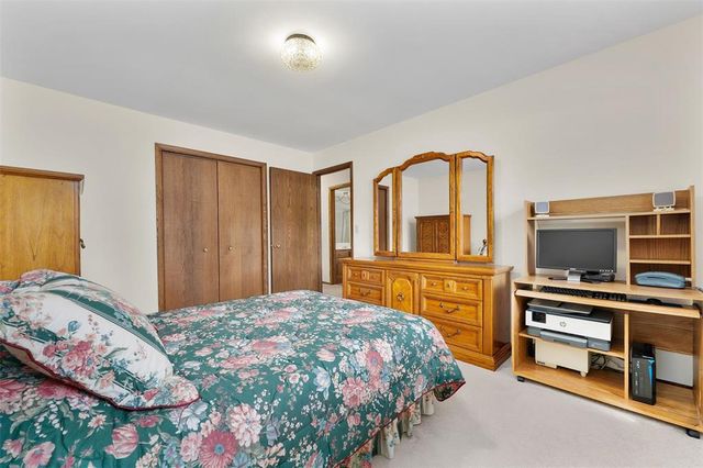 2728 E Deblene Lane, Eau Claire, WI 54703