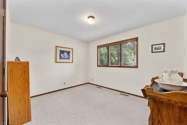 2728 E Deblene Lane, Eau Claire, WI 54703