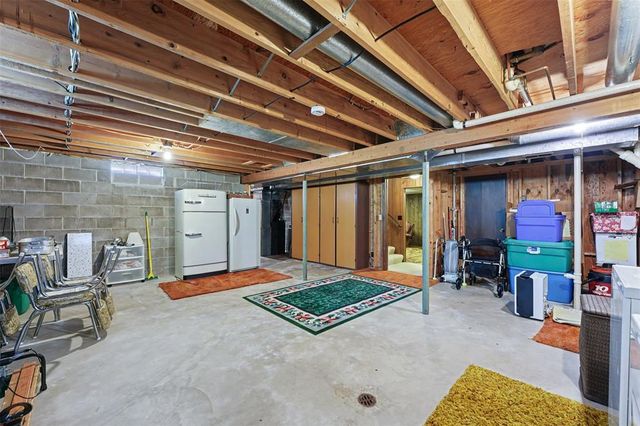 2728 E Deblene Lane, Eau Claire, WI 54703
