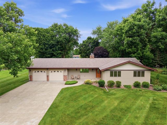 2728 E Deblene Lane, Eau Claire, WI 54703