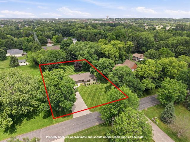 2728 E Deblene Lane, Eau Claire, WI 54703