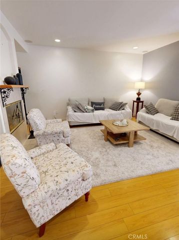 17727 Merridy Street, Northridge, CA 91325