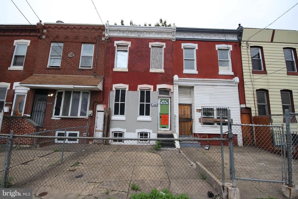2068 E ALLEGHENY AVE, Philadelphia, PA 19134