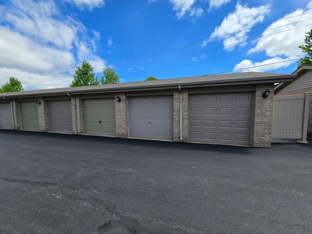 13950 Lavergne Avenue 907, Crestwood, IL 60418