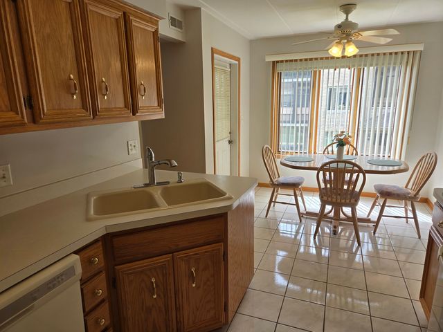 13950 Lavergne Avenue 907, Crestwood, IL 60418