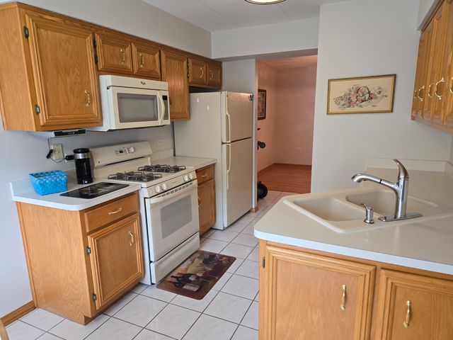 13950 Lavergne Avenue 907, Crestwood, IL 60418