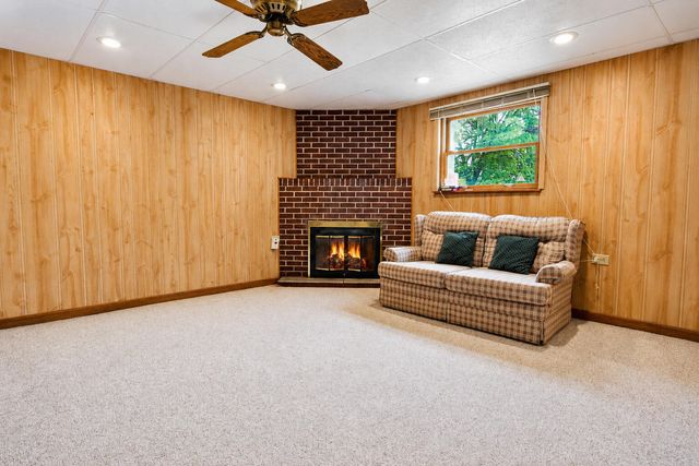 9502 Forrest Drive, Highland, IN 46322