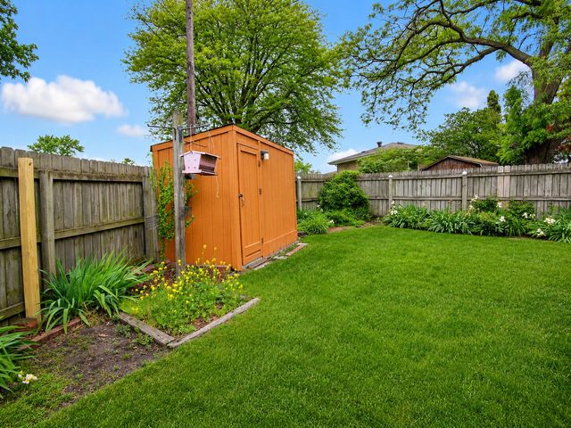 9502 Forrest Drive, Highland, IN 46322