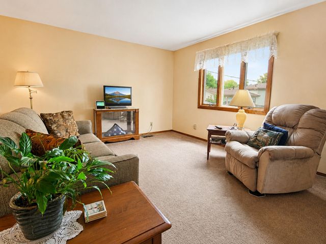 9502 Forrest Drive, Highland, IN 46322