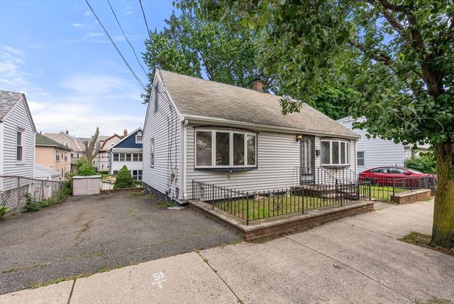 39 Elsie St, Everett, MA 02149