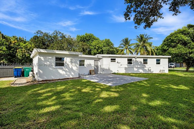 5201 SW 28th Ter, Dania Beach, FL 33312