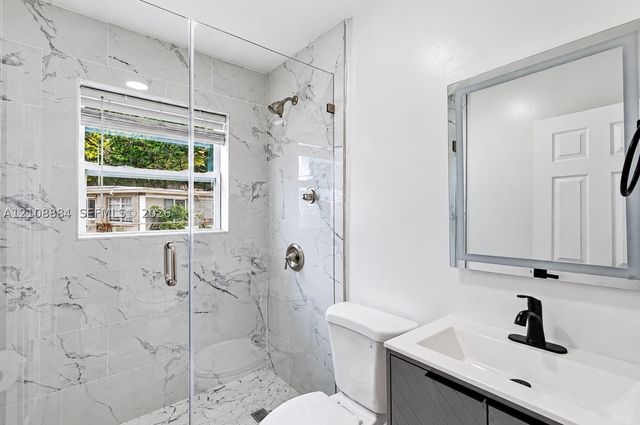 5201 SW 28th Ter, Dania Beach, FL 33312