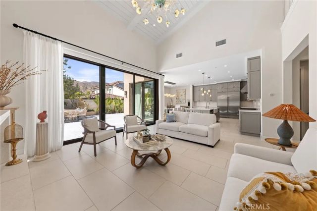 115 Green Rdg, Irvine, CA 92602