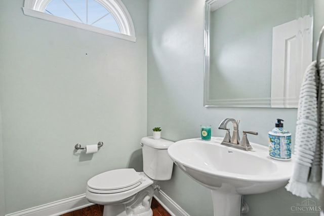 1601 Little Falls Drive, Clearcreek Twp., OH 45458