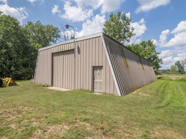 48316 County Road 384, Grand Junction, MI 49056