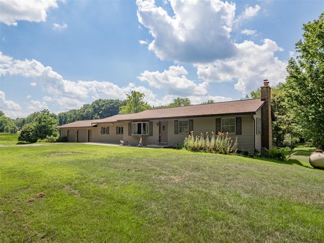 48316 County Road 384, Grand Junction, MI 49056