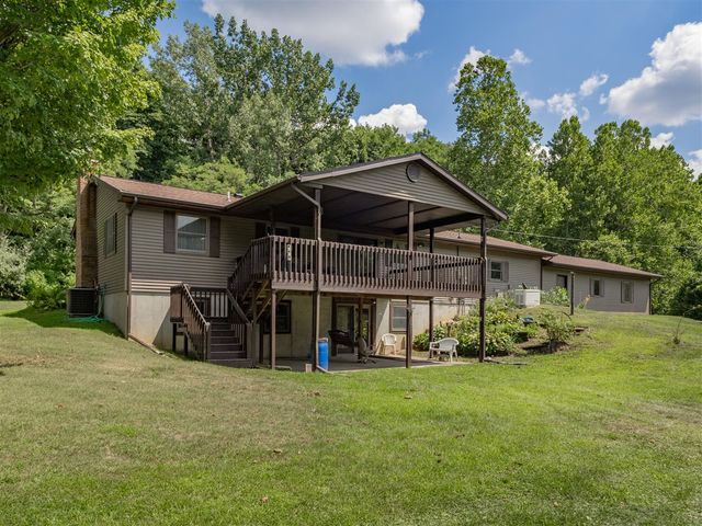 48316 County Road 384, Grand Junction, MI 49056