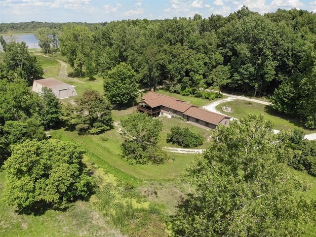 48316 County Road 384, Grand Junction, MI 49056