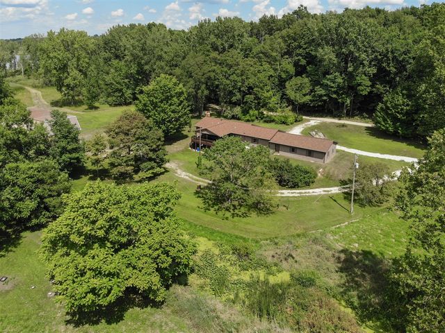 48316 County Road 384, Grand Junction, MI 49056