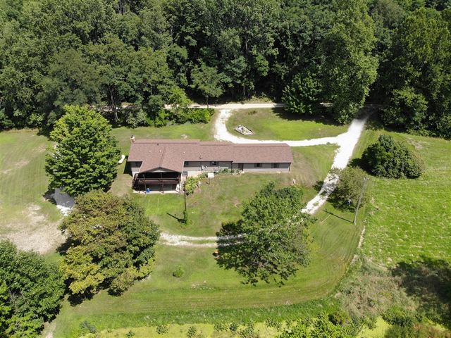 48316 County Road 384, Grand Junction, MI 49056