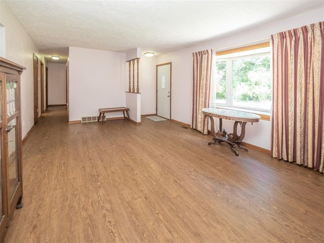 48316 County Road 384, Grand Junction, MI 49056