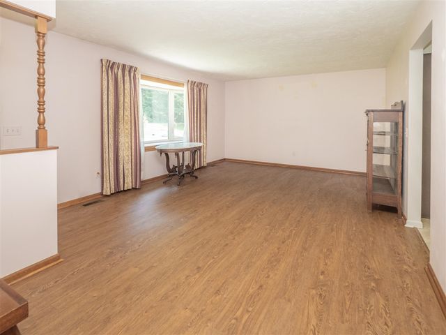 48316 County Road 384, Grand Junction, MI 49056