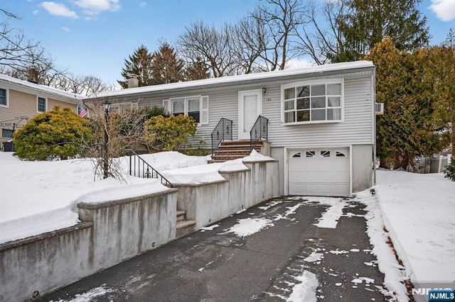 106 Walnut Street, Oakland, NJ 07436