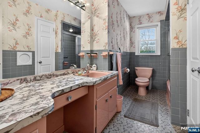 106 Walnut Street, Oakland, NJ 07436