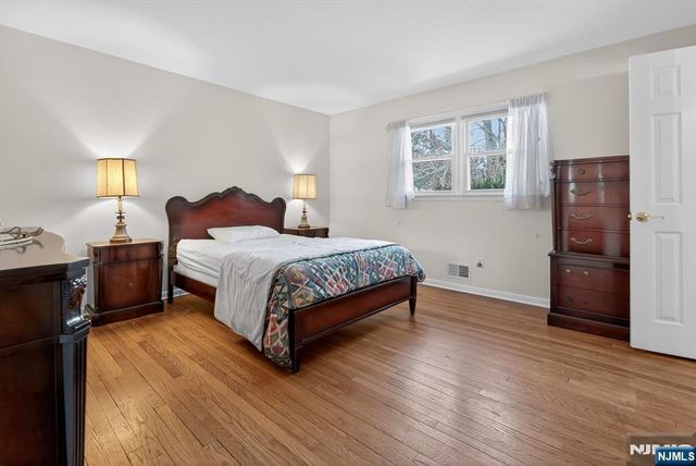 106 Walnut Street, Oakland, NJ 07436