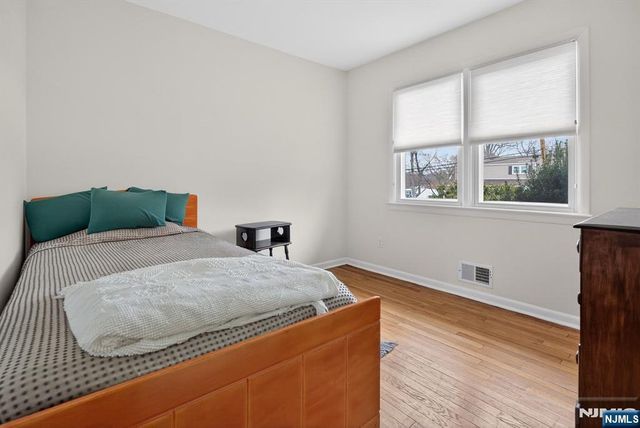 106 Walnut Street, Oakland, NJ 07436