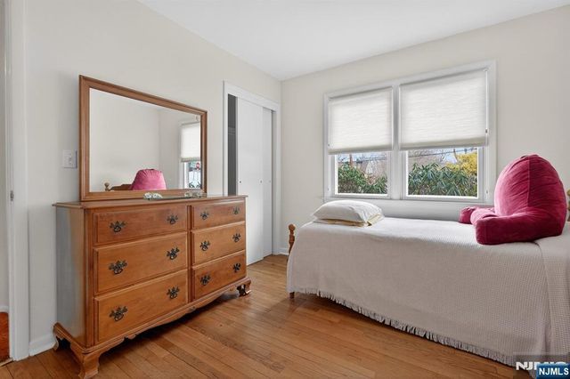 106 Walnut Street, Oakland, NJ 07436
