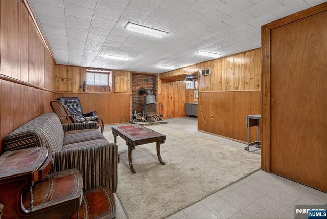 106 Walnut Street, Oakland, NJ 07436