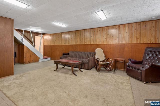 106 Walnut Street, Oakland, NJ 07436